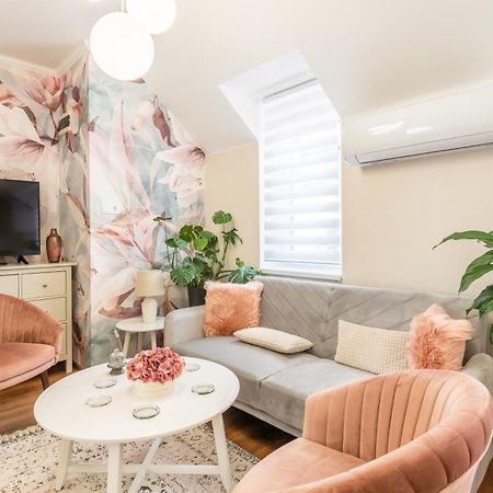 Monarchia Apartman Pearl Mosonmagyarovar Exterior photo