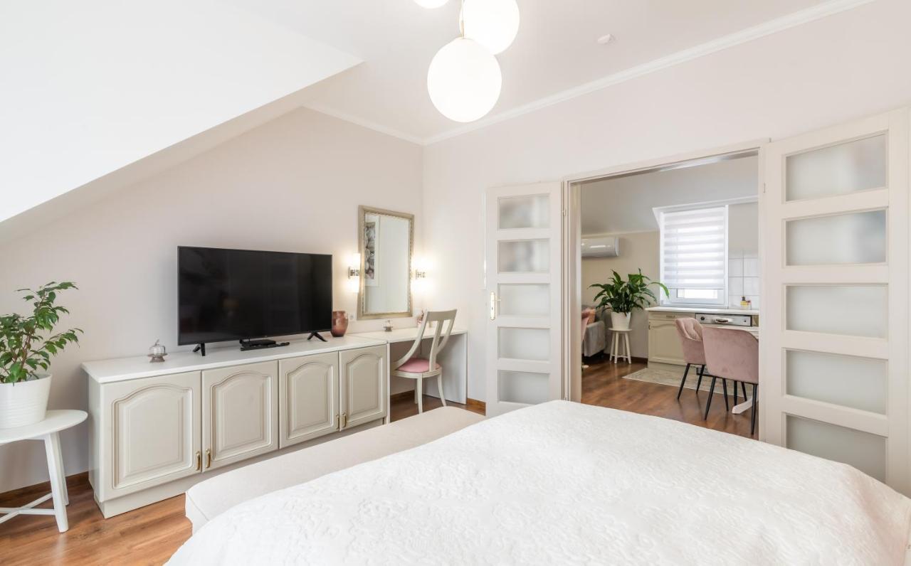 Monarchia Apartman Pearl Mosonmagyarovar Exterior photo