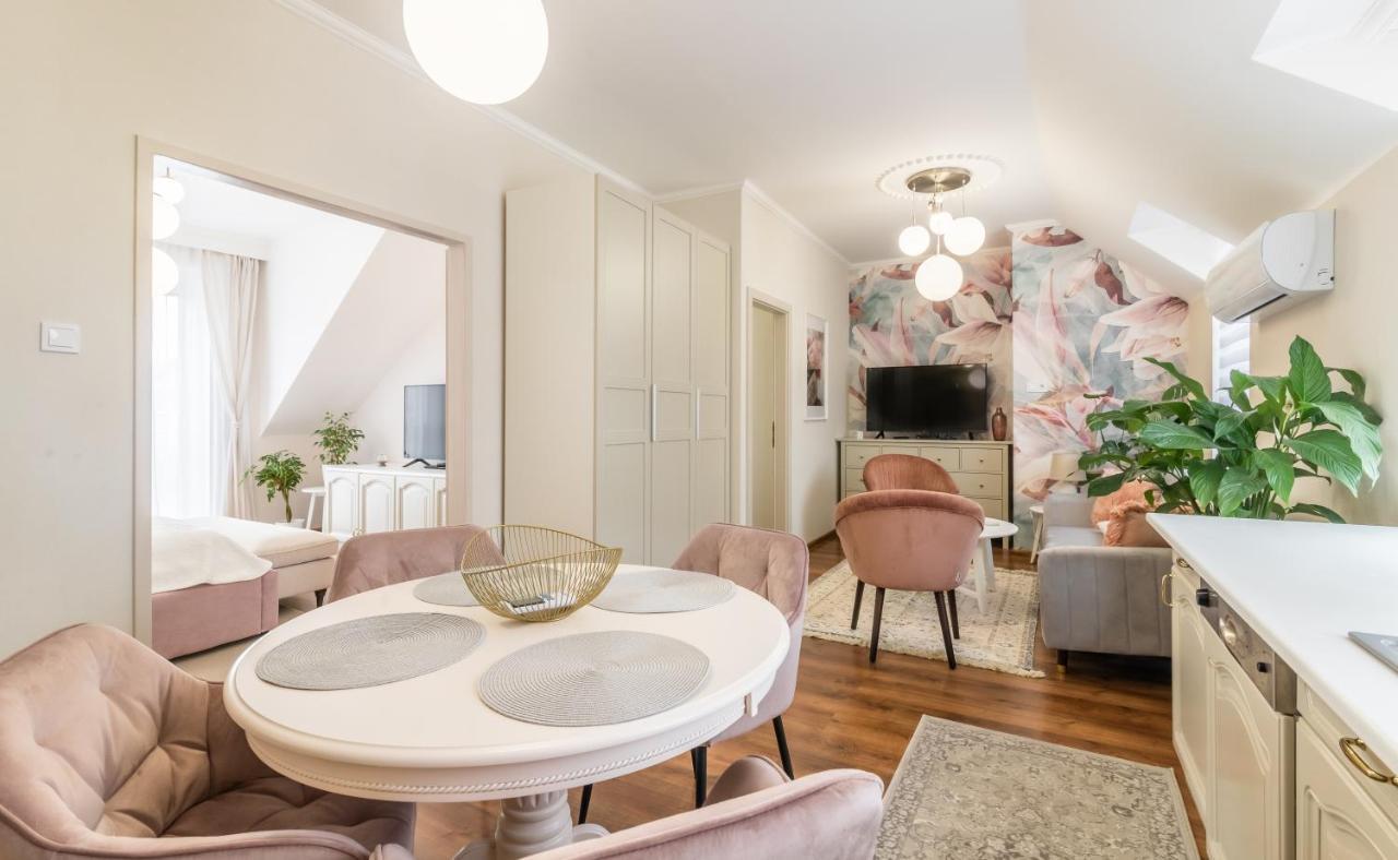 Monarchia Apartman Pearl Mosonmagyarovar Exterior photo